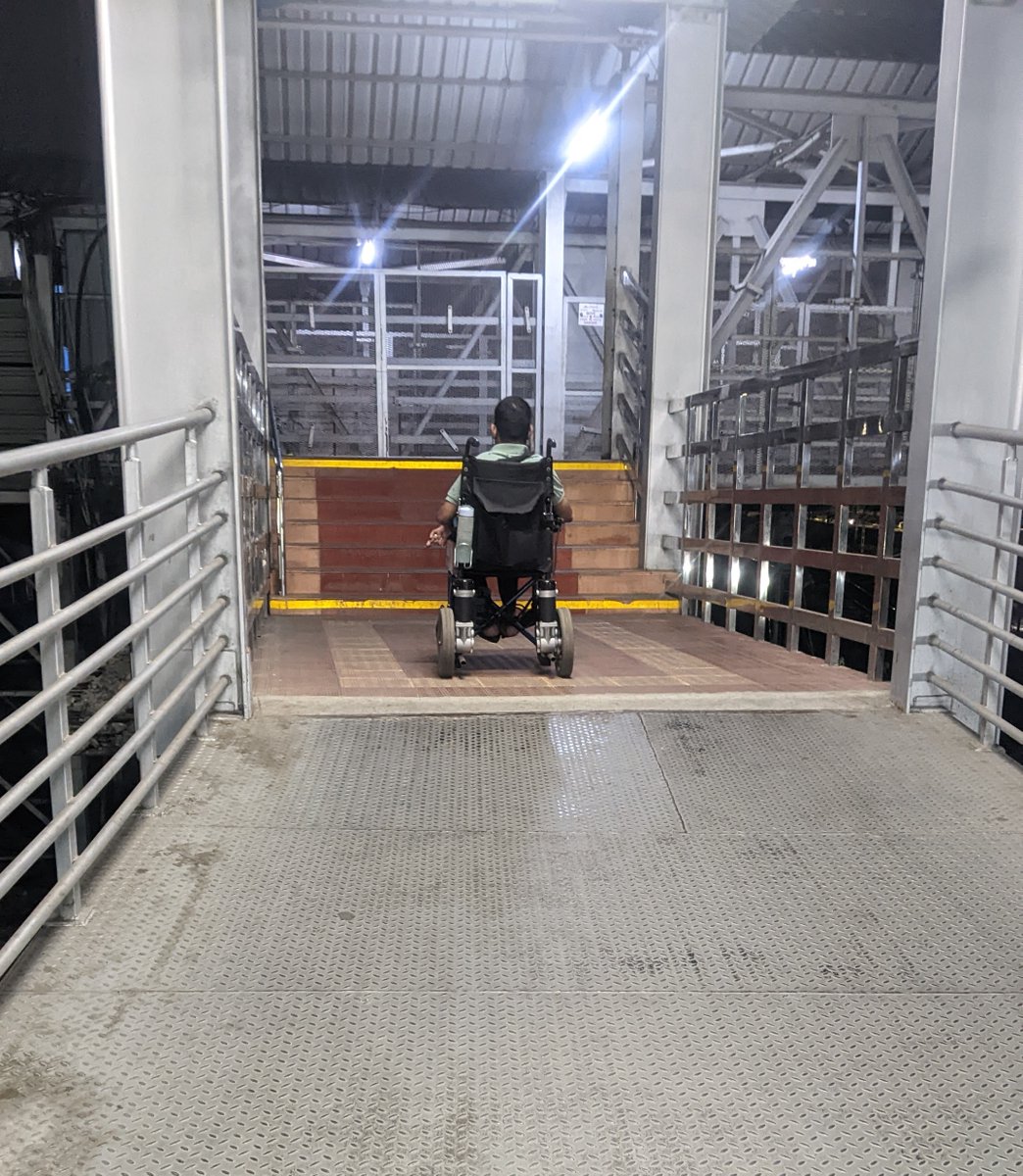 SathishOnWheels's tweet photo. At #EgmoreRailwayStation FOB Incomplete #Accessibility is = No Accessibility. After going all d Way on a #Ramp in #FOB at the end is Steps. @RailMinIndia @AshwiniVaishnaw @DrmChennai @GMSRailway request you to focus on #UniversalAccessibility though hav a #Lift @DisabilityIndia https://t.co/xx5VTWAqaO