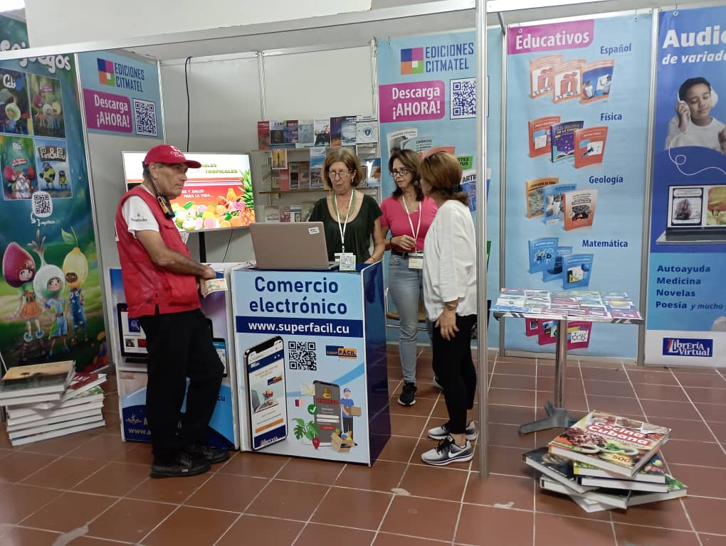 📚 💫  Emotivos momentos comparte #EdicionesCitmatel junto a sus autores y lectores en el stand A6 C del Pabellón digital durante la #FILH2025.   ¡Visítanos y disfruta de interesantes contenidos que tenemos para ti! 
#AmorPorLosLibros
#LeerEsCrecer