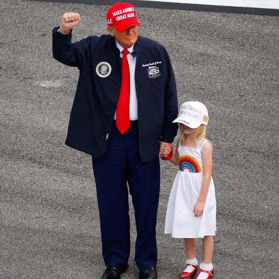 Jim147909076807's tweet photo. @WhiteHouse 🌈 Win after win.  How about sir, we take back the rainbow 🌈?  Let's Make Rainbows Great Again 🌈 https://t.co/fMzqZDQz70