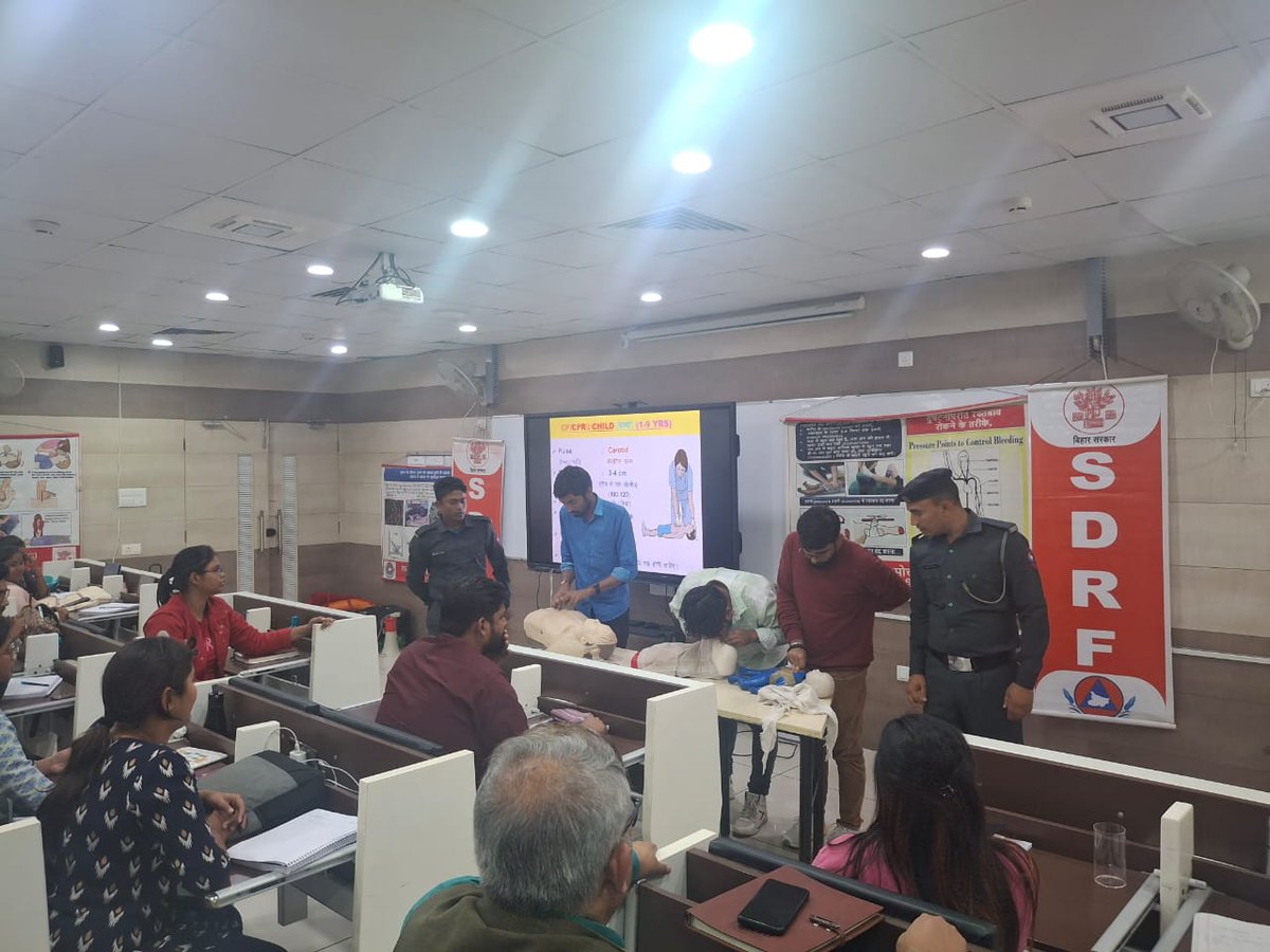 BiharDMD's tweet photo. Today we had a session by SDRF for PDM participants, practice learning how save life, their own life and someone else's life in Disaster. Preparedness mock drill for students of Development Management Institute by SDRF, facilitated by Diaster Management Department, GoB. https://t.co/S0RycXmOb2