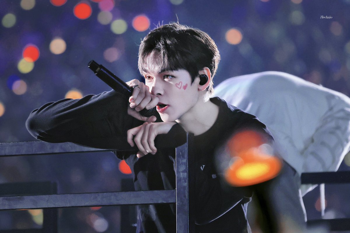 버논이 올해도 생일 축하해줄 수 있어서 기쁘다  늘 단단하고 묵직한 너의 모습과 미래를 응원한다 ʕ´•ᴥ•`ʔ 

#또리버논도_햅벌
#HapVerDay