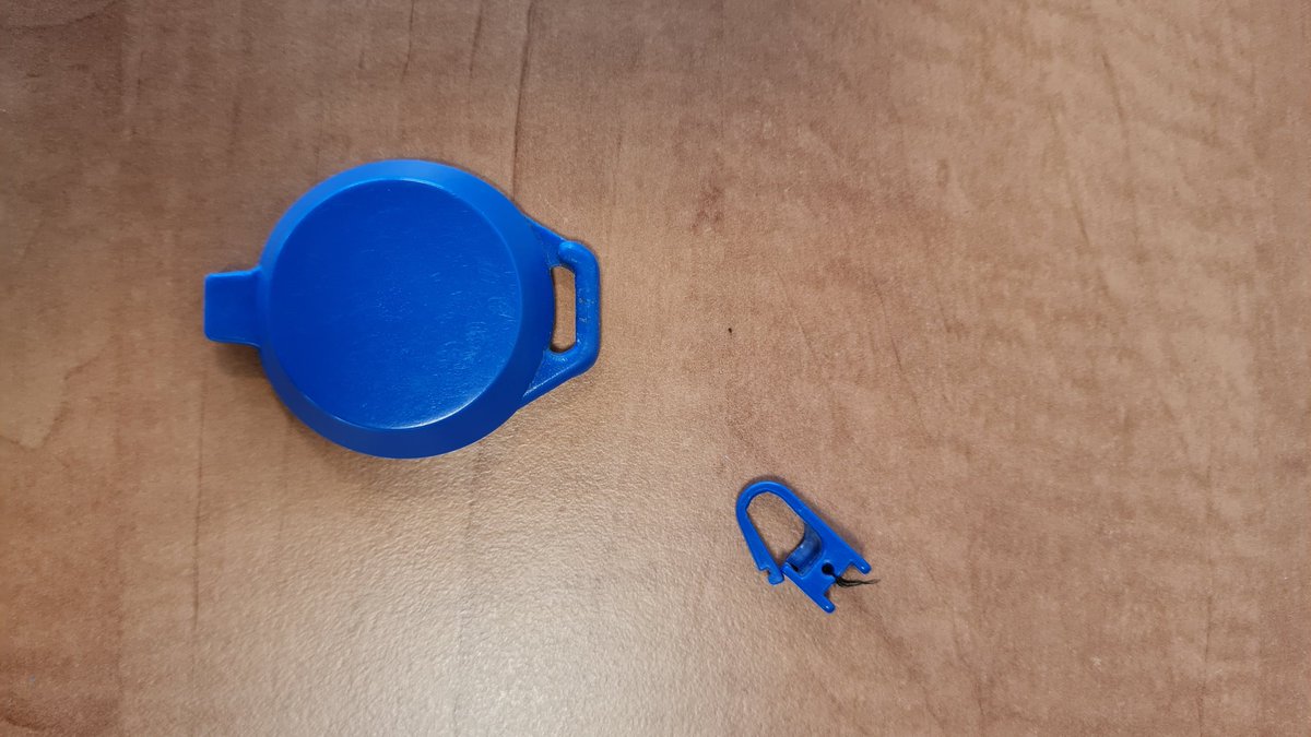 A weirdly sad day.
This was a retractable reel that attached to my work pass. It lies here broken.
I got it when I arrived in #Libya #ليبيا in Sep 2012.
Here we are today 14 years on from #17Feb revolution. 
Thinking lots about my Libyan friends and colleagues today.
Stay safe