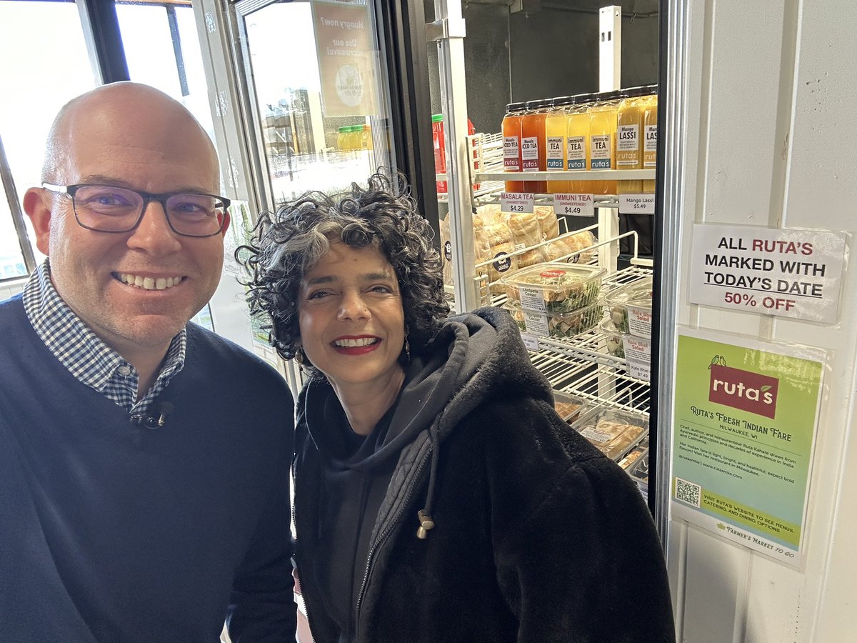Brian_Kramp's tweet photo. A huge congratulations to Alena and the 40+ Wisconsin vendors on the opening of Farmer's Market To Go in Brookfield! #shoplocal

It was great having Patricia of Aunt Manda's Beverages, Kelly of Kelly's Pot Pies &amp; More &amp; Ruta of Ruta's Fresh Indian Fare on today😊 https://t.co/7MnEKkWH4v