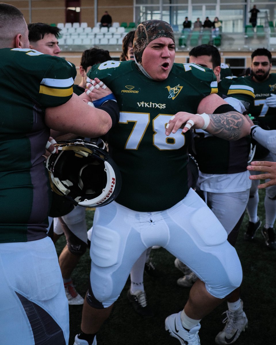 Pasión

📸: @rgonaz

¡SKOL! #ValhallaAwaits 🪓💚

#Govikings #americanfootball #futbolamericano #touchdown #boadilladelmonte #deporte #vikings