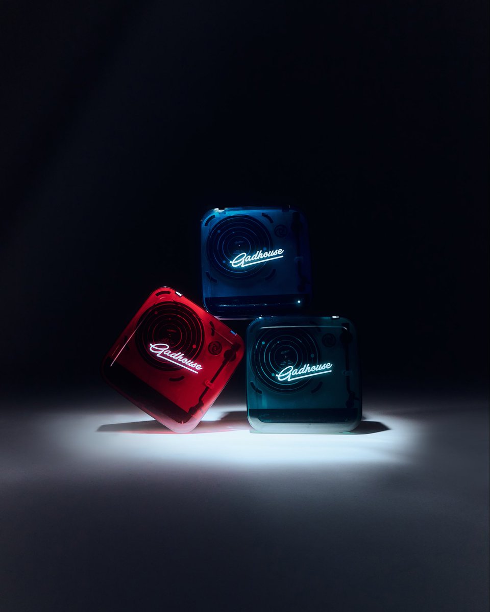 COSMO Solar Edition พร้อมระเบิดจักรวาลเสียงแบบ y2k แล้วในค่ำคืนนี้💥

มาพร้อม 3 สีใหม่โปร่งแสงโชว์ให้เห็นถึงข้างใน สะท้อนไลฟ์สไตล์ในตัวคุณ ผ่าน 3 เฉดสีดวงดาวทั้ง ☄️Venus Red, 🌍Jupiter Green และ 💧Neptune Blue

กลับมาครั้งนี้ มีอะไรพิเศษบ้าง 👀