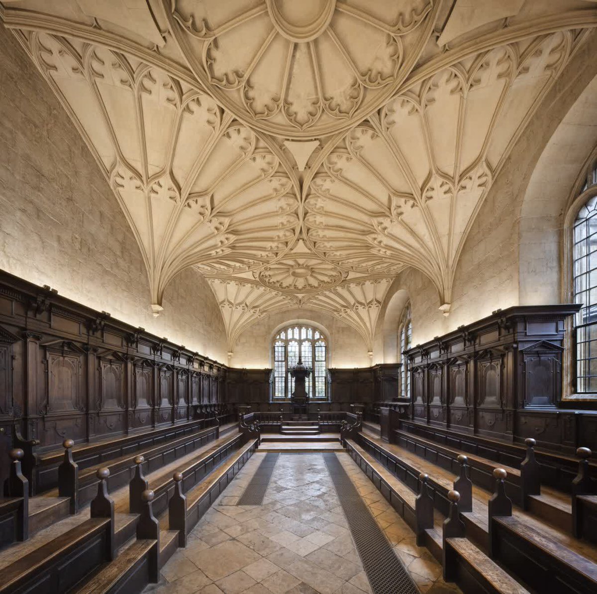 ExOxVenues's tweet photo. A unique venue located in the centre of Oxford, the @bodleianlibs provide a spectacular setting for events.
Find out more ➡ https://t.co/FKpqcHCDoJ
#ExperienceOxfordshire #OxfordshireVenues #EOVenues #eventsprofs #eventsaregreat https://t.co/TerIDNj130