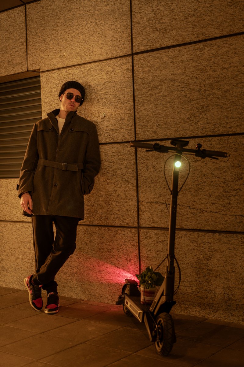navee_tech's tweet photo. 🌅 Ride into the golden hour with NAVEE.
Where every journey feels like an adventure. 🛴✨  
#naveetech #escooter #goldenhour #electricmbility #sunsetrides https://t.co/uh5eZAapc0