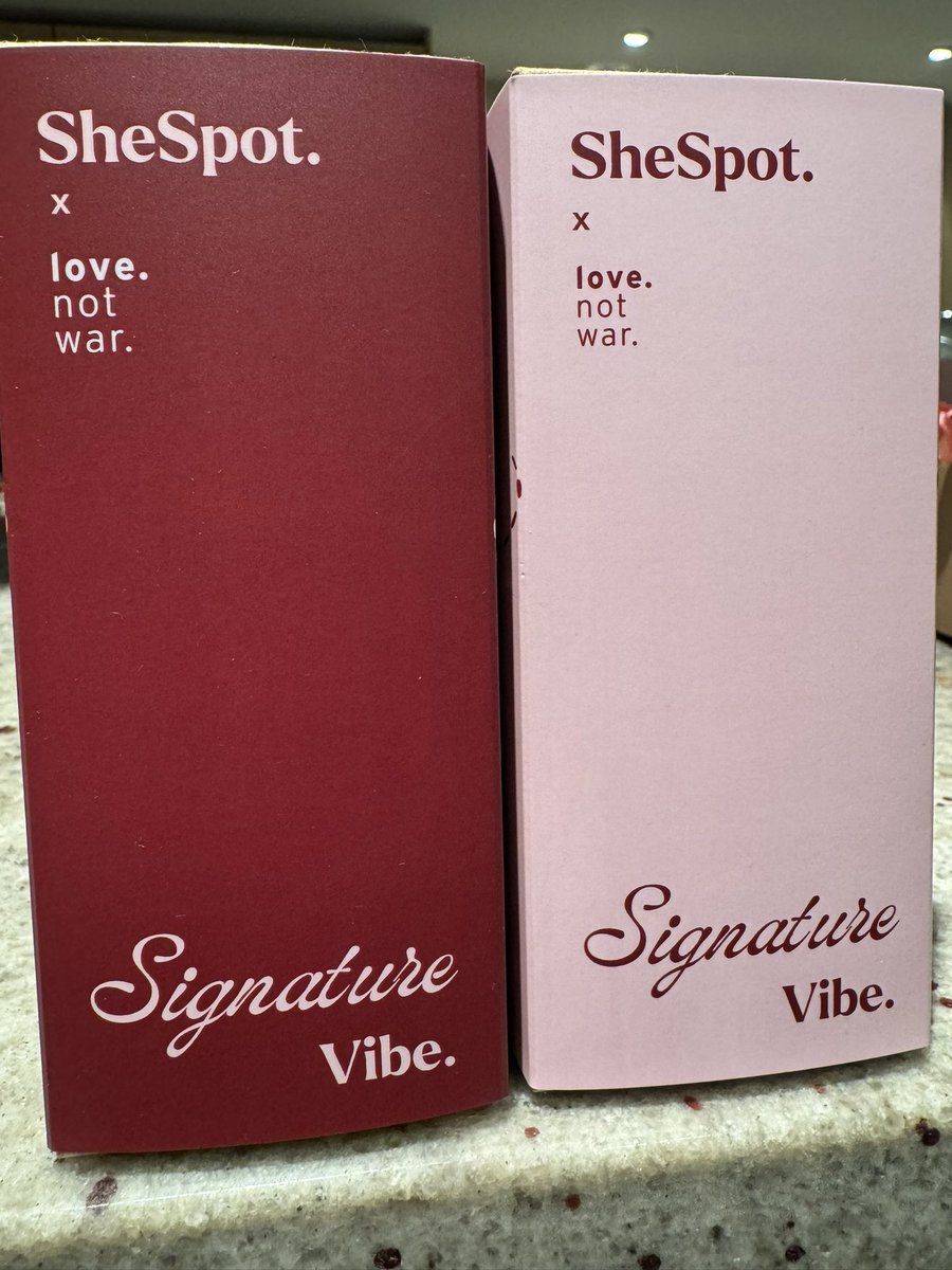 Lorraine Grover (She/her) 🧡💜 tweet media