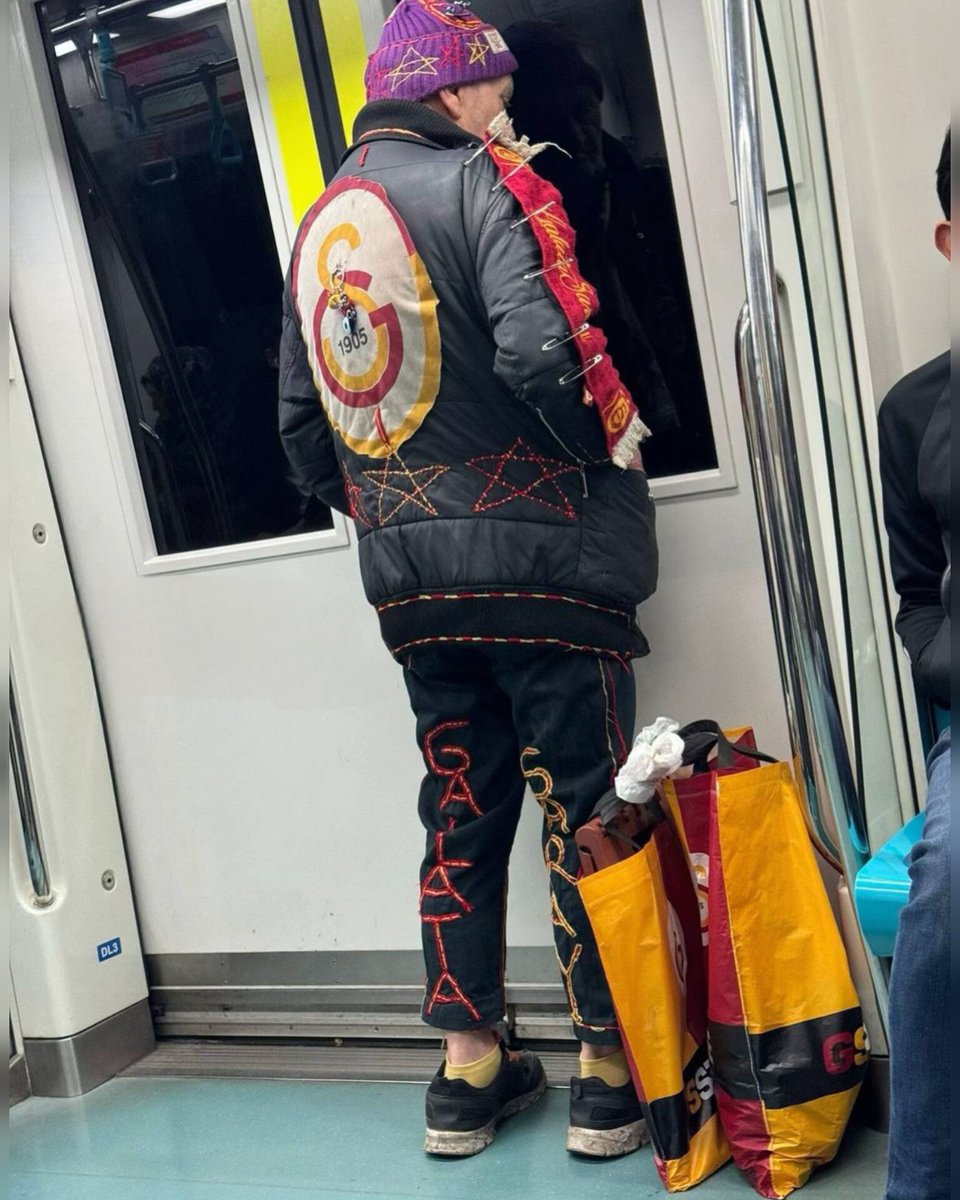 tüm hafta saydırıp sövdükten sonra akşam ekran başında biz