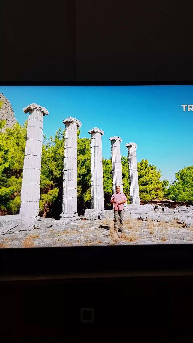 Anadolu Arkeolojisini elli bölüm kadar izledim. Çok güzeldir. Sakin ve mütihiş bir programdır..