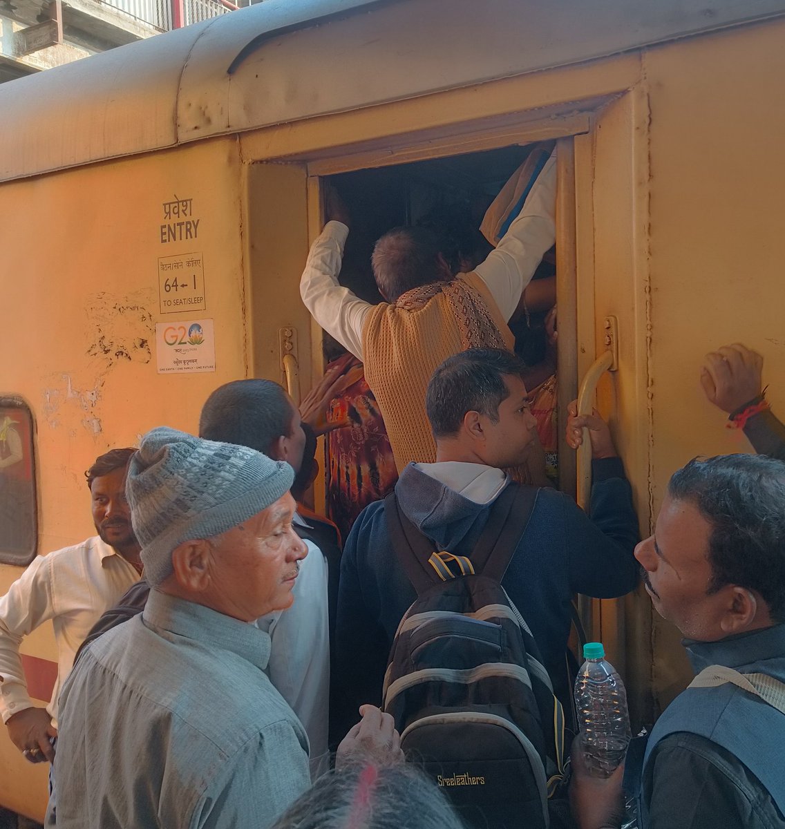 mdhelalalam's tweet photo. Unable to board the train due to crowded coach b1  train 18626 ,PNR 6248537421, I want refund,how to file tdr
@RailMinIndia @AshwiniVaishnaw @PMOIndia https://t.co/sTvShuT8wH