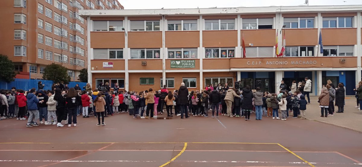 AMPA"El Morco" - CEIP Antonio Machado (Burgos) (@ampa_elmorco) on Twitter photo El viernes 14, <a href="/machadoburgos/">CEIP Antonio Machado</a> se sumó a la operación bocata", para colaborar con Manos Unidas en el proyecto de mejora de las condiciones de vida de los niños de Zambia.
Desde aquí queremos agradecer a los padres y madres voluntarios del AMPA que fueron a ayudar El viernes 14, <a href="/machadoburgos/">CEIP Antonio Machado</a> se sumó a la operación bocata", para colaborar con Manos Unidas en el proyecto de mejora de las condiciones de vida de los niños de Zambia.
Desde aquí queremos agradecer a los padres y madres voluntarios del AMPA que fueron a ayudar