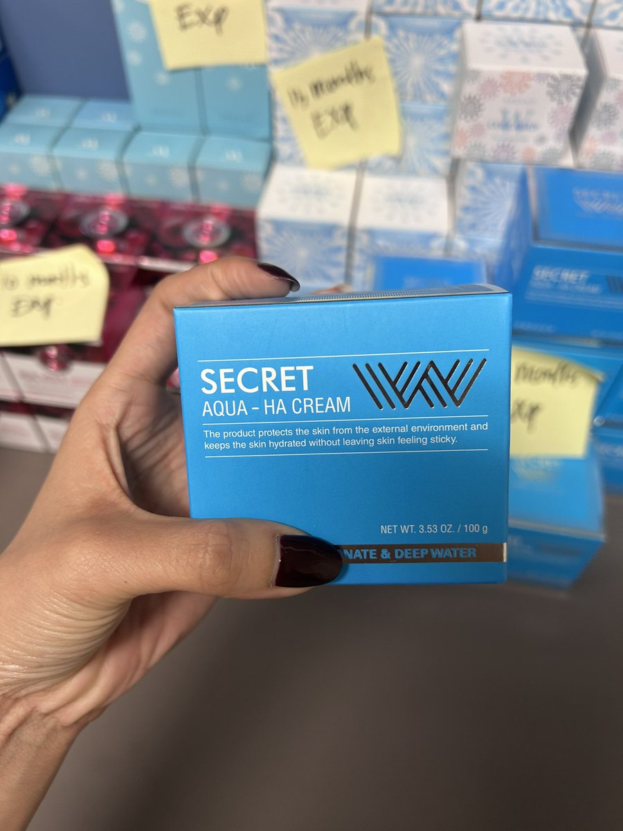 mujay1724's tweet photo. Ini guys produk kantor gue murah banget each product harganya cuma 30.000an. https://t.co/3uiPiwKOfX
