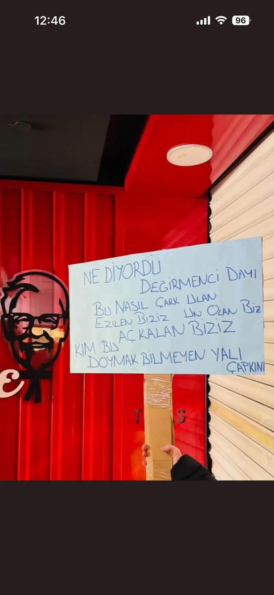 Alın terinin döküldüğü,helal ekmeğin kazanıldığı yerde emek sahibi değilde emek hırsızı zengin oldu.. YALIYI SAT HAKKIMIZI ÖDE İLKEM ŞAHİN
#ilkemsahin #pizzahut #kfc #işgıda #yumbrands