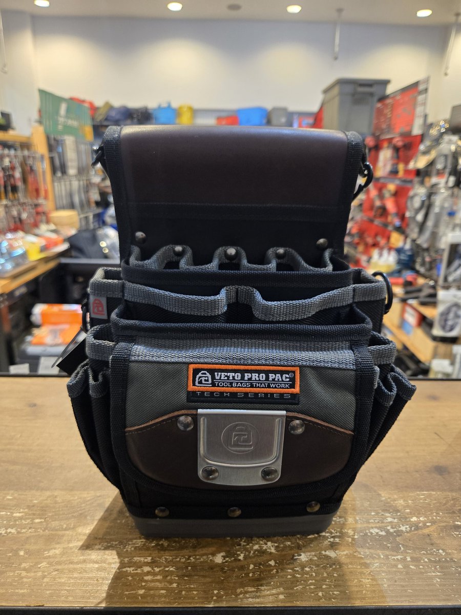 FG_HAKATA's tweet image. 博多店の  #VETOPRO 商品でよく売れているこちら、TP4B😀
大きすぎず、小さすぎず、元々持っている他のVETOPRO商品と一緒に使いやすいと買い足す方が多いです🤔
実物が気になる方は是非博多店へ！
 #ファクトリーギア
 #工具好き