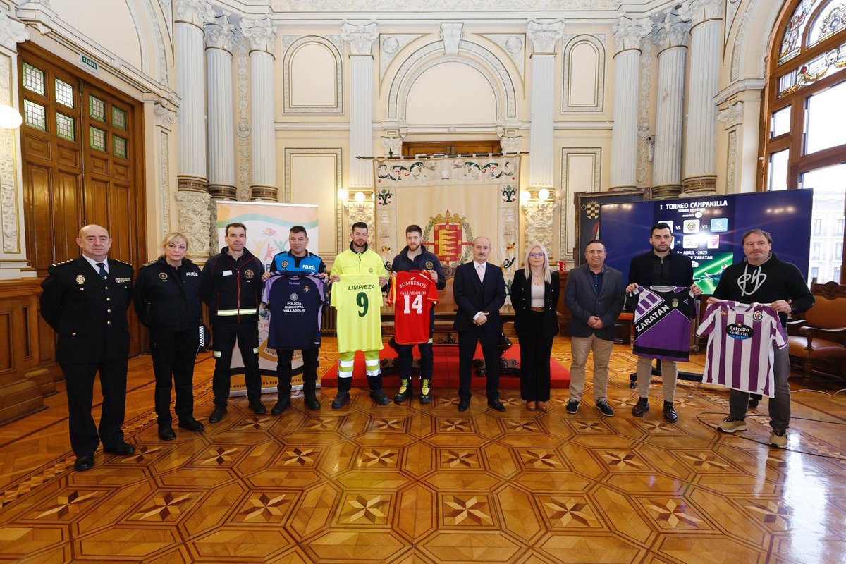 ⚽️ Presentación en el <a href="/AyuntamientoVLL/">Ayto. de Valladolid</a> del I Torneo Solidario de Fútbol a beneficio de la Asociación de Niños Oncológicos Campanilla.

📍 Zaratán.
🗓️ 5 de abril.

Los diputados <a href="/robertomigallon/">Roberto Migallón</a>, alcalde de <a href="/AytoZaratan/">Ayuntamiento de Zaratán</a>, y Alfonso Romo participan en la presentación.
