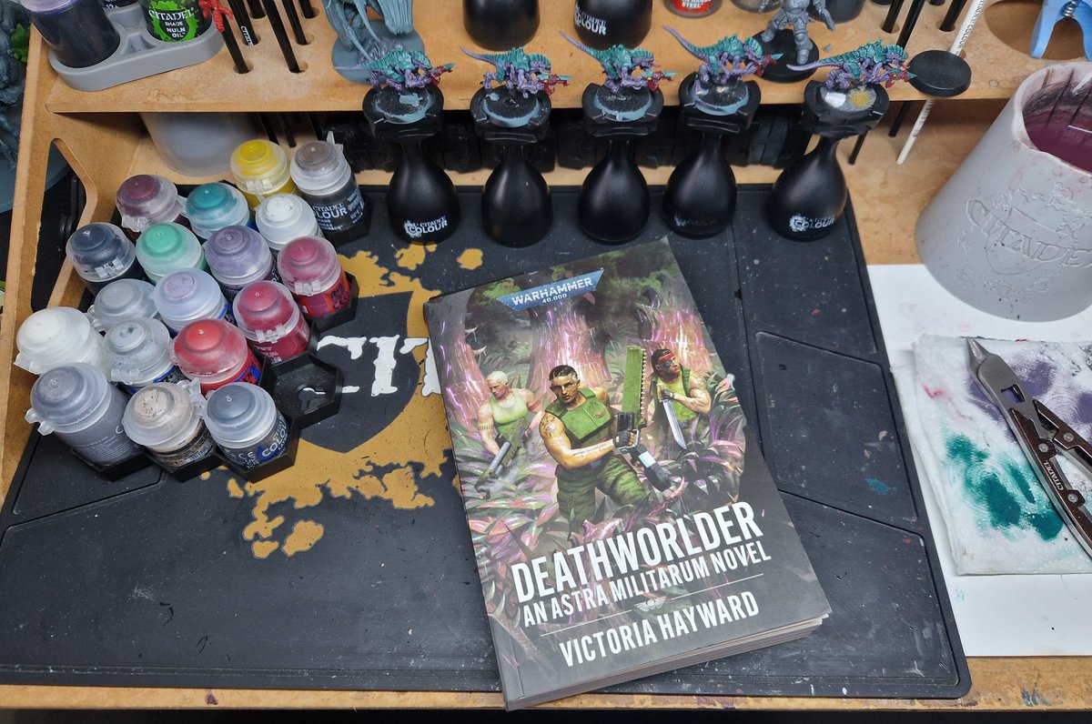 Nyd Flanders (@nydflanders) on Twitter photo I found a copy of Deathworlder at my local hobby store today. Catachans vs Tyranids. Yes please! Time to pop the kettle on and get some inspiration for Hive Fleet Drakรดnn me thinks. <a href="/WriterVh/">Victoria Hayward</a> #WarhammerCommunity #blacklibrary #warhammer40k I found a copy of Deathworlder at my local hobby store today. Catachans vs Tyranids. Yes please! Time to pop the kettle on and get some inspiration for Hive Fleet Drakรดnn me thinks. <a href="/WriterVh/">Victoria Hayward</a> #WarhammerCommunity #blacklibrary #warhammer40k