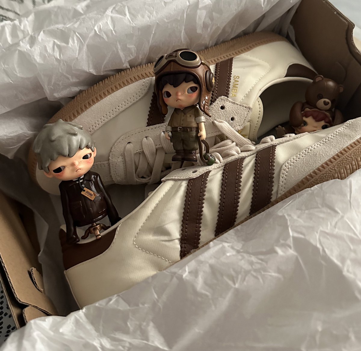 “cool shoes mom” 📦👟