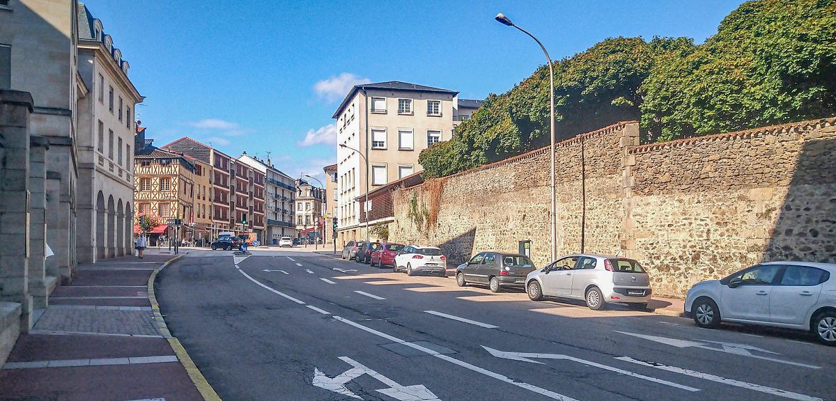 🔢 | Le chiffre ➡️ 15 000 ⬅️ L’ambitieux projet de réaménagement du secteur Cité-Corderie-Maupas s’étend sur une surface de 15000 m2 et comprend les boulevards de la Corderie, de la Cité et la rue du Maupas.
✅ Les travaux modifient le plan de circulation, notamment boulevard de