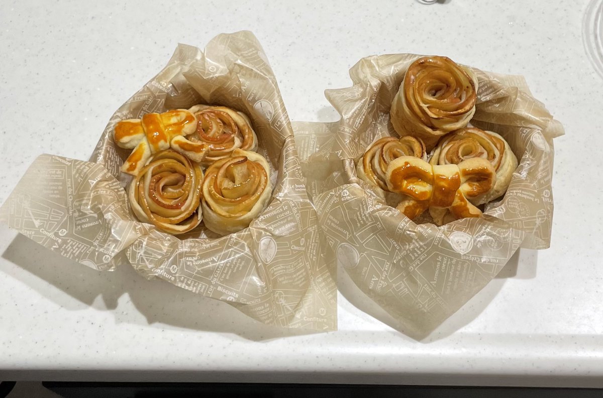 __una98's tweet photo. apple pie🥧 https://t.co/a1OyfxkFGa