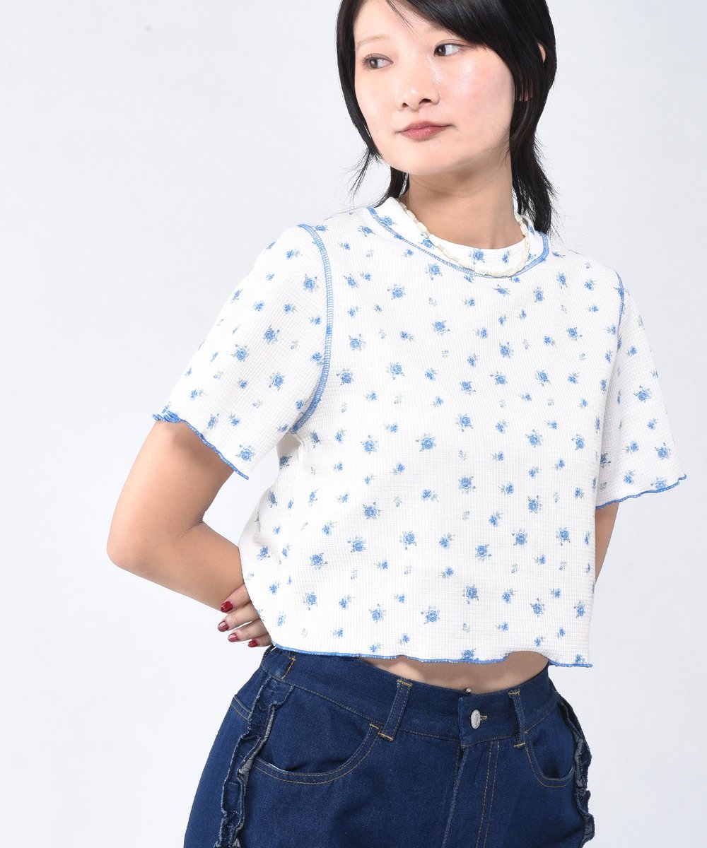 korecow's tweet photo. 2025/02/15放送のドラマ「リラの花咲くけものみち」で、當真あみさんが着用していたトップスはfav store(remelulu)のものでした。 https://t.co/g6bTAhTMh9 #當真あみ #リラの花咲くけものみち #favstore #korecow #コレカウ https://t.co/zdbq470B1z