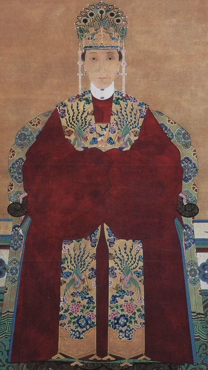 美国佛罗里达墨西哥湾大学收藏的一组明代夫妇容像，女主人身着命妇礼服，男主人穿四团龙衮服，头戴翼善冠，应该为郡王级别
