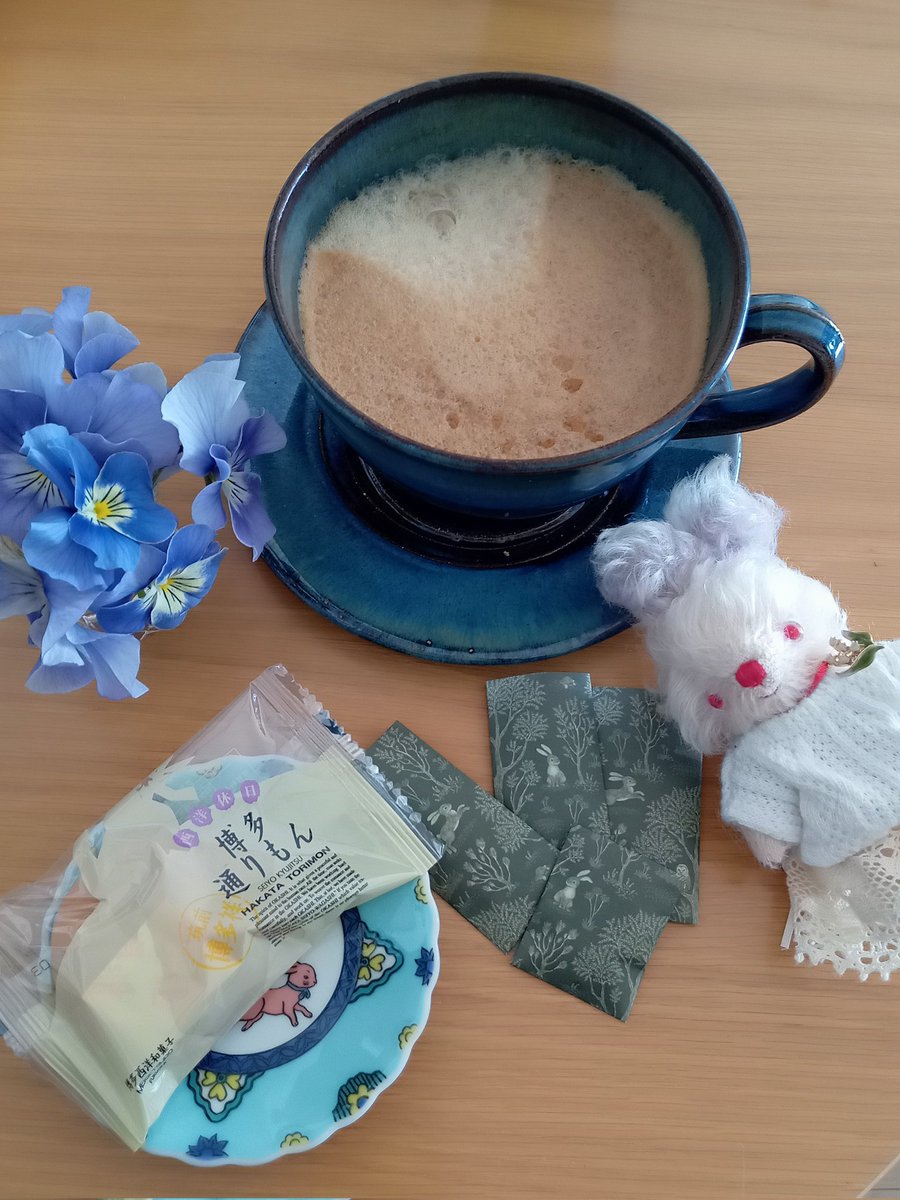 mille_fleurbear's tweet photo. 通りもん美味しいよね😋
折り紙でミニポチ袋を作って洗った115円を入れる→財布に入れる!
金運up!
色々と信じてやってみるタイプです。
家族の分と家計財布の分も。
#mfbear #handmadeteddy
#ビオラ #ネスプレッソ https://t.co/Mx4wBJxEgo