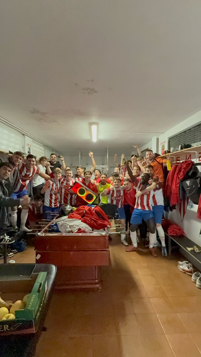 Aquest EQUIP no es rendeix mai!👏 
Victòria davant el líder i una volta sencera sense perdre a casa!❤️🤍

🔜 Setmana gran, setmana de derbi. Som-hi🔥