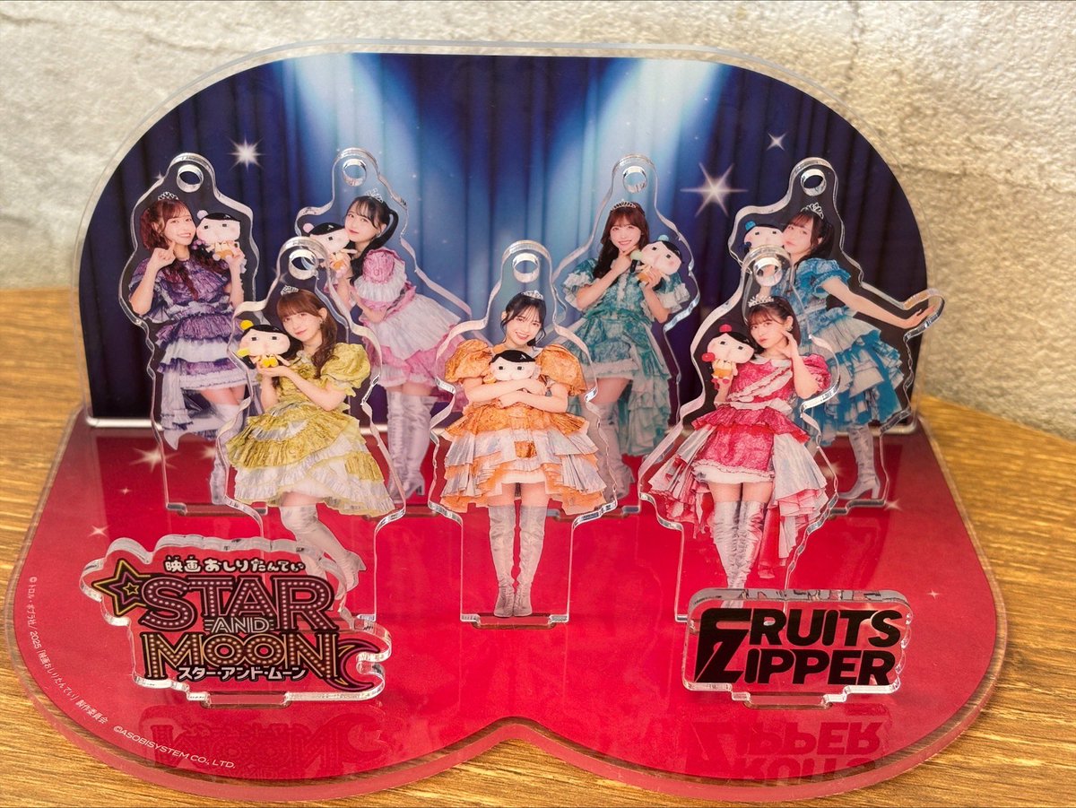 FRUITSZIPPERジオラマアクリルスタンドおしり探偵一式 Gj_Ne2TboAAIE3_.jpg