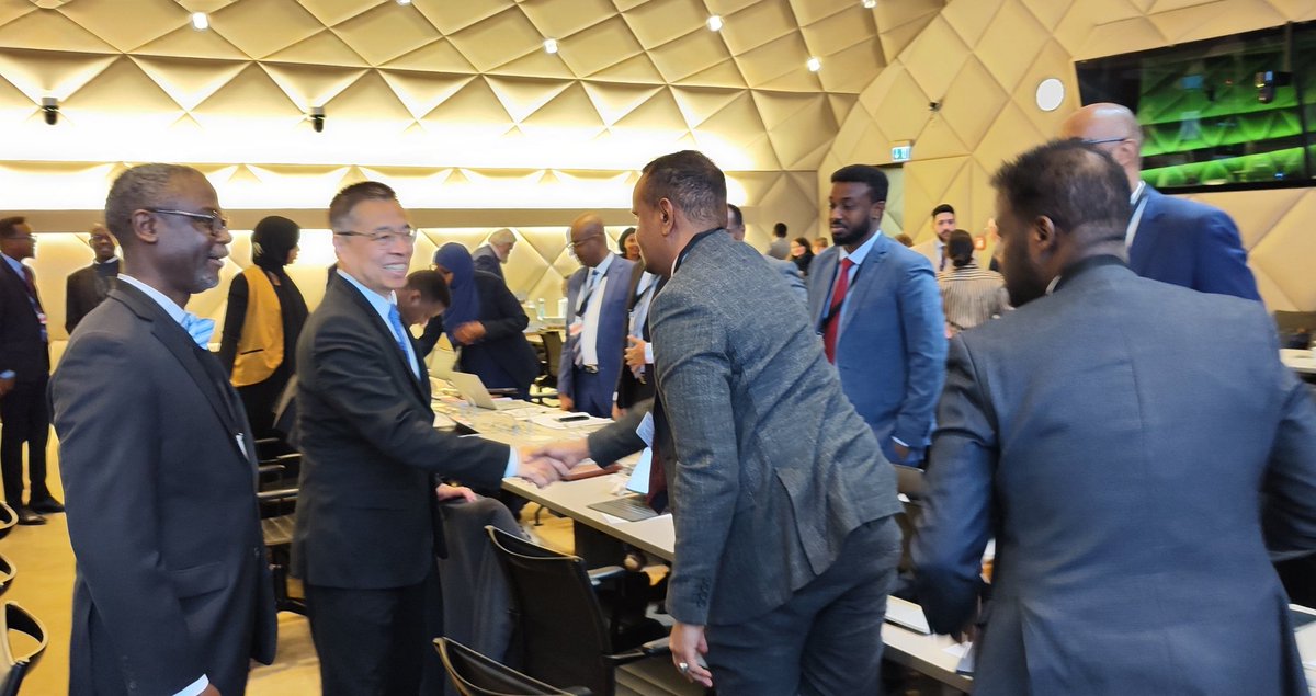 xiangchen_zhang's tweet photo. Today is a hostorical moment for Somalia. The first Working Party meeting on the country's accession is held. Warmly welcome Deputy Prime Minister H.E. Mr Salah Ahmed Jama and his colleagues.  We will work together to move this process forward in the coming years. https://t.co/cjRuRkLU9h