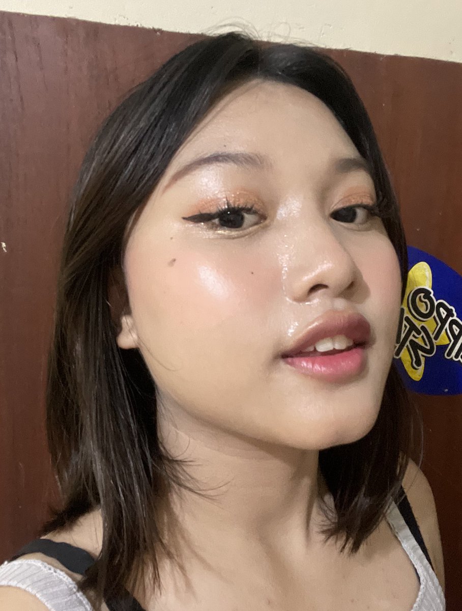 shaarizenw's tweet photo. kalau makeup kalian dempul itu bukan salah makeupnya! tapi salah skinprepnya…. 😔🙏🏻

this is my makeup kalau skinprepnya ok ✨✨🤏🏻🤏🏻 https://t.co/JssGXXWvbp