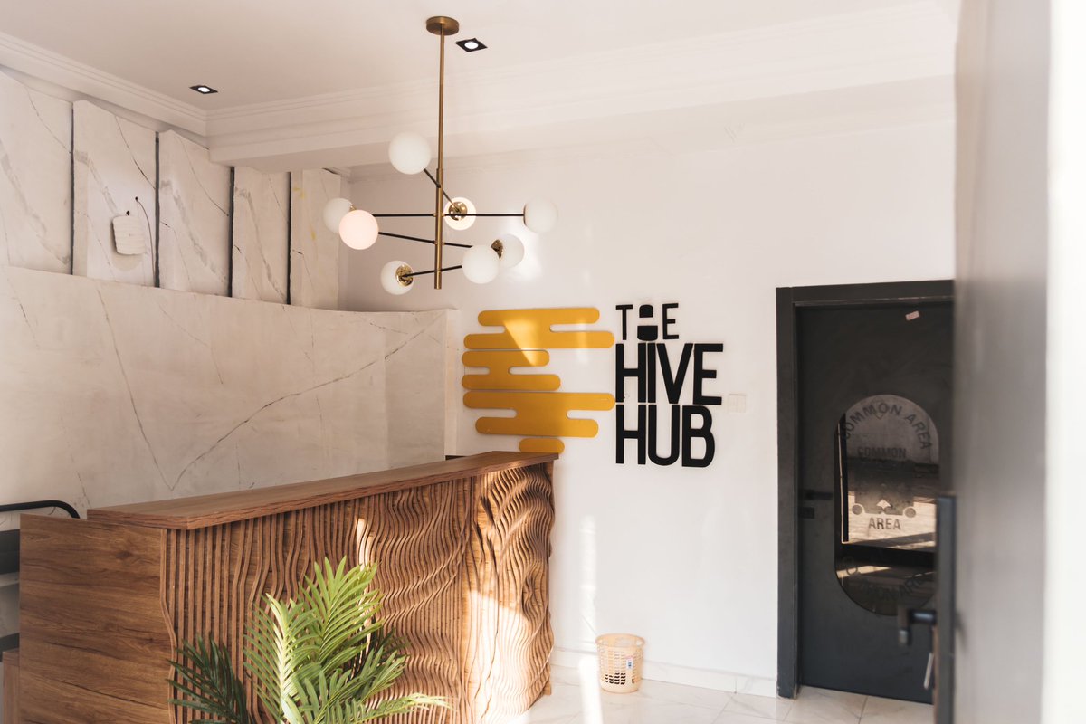 thehivehubng's tweet image. A space curated JUST FOR US—the innovators, dreamers & doers! 🎉
We’re The Hive Hub, an entrepreneurial & incubator hub in Akure, Ondo State—a home for creators, founders & game-changers like YOU!🫵🏽
🧵