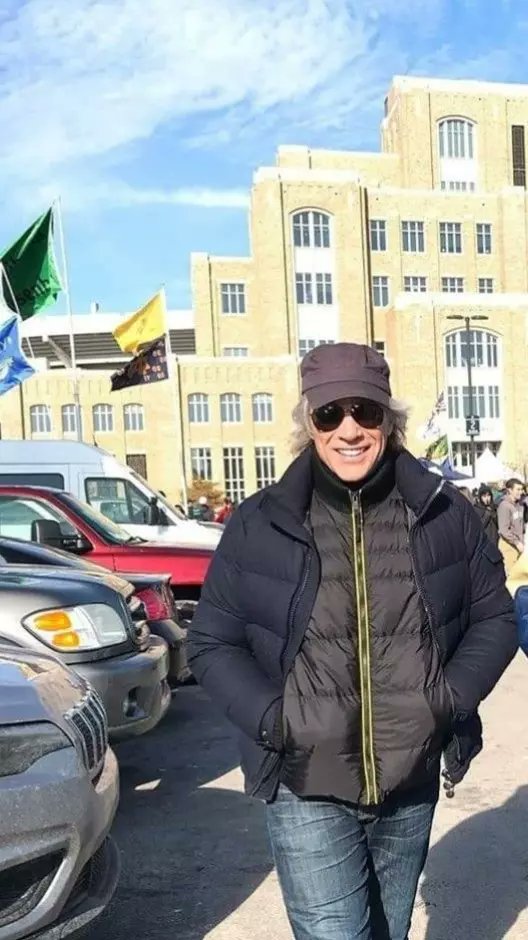 Bon Jovi (@jovibon49915) on Twitter photo 