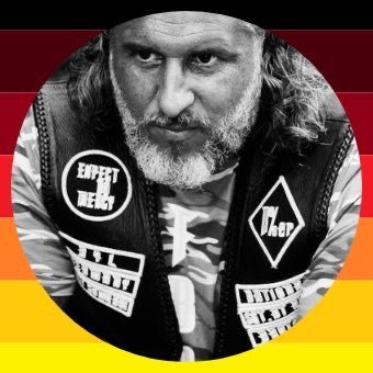 Der mit Abstand größte und ahnungsloseste Hetzer gegen die Grünen. 🤡 Nicht nur naiv und leichtgläubig, sondern auch noch beleidigend gegenüber Wählern und Politikern. 🤦‍♂️ 

Kann mit klaren Argumenten nicht umgehen und versteckt sich hinter seiner selbstgebastelten Kutte auf