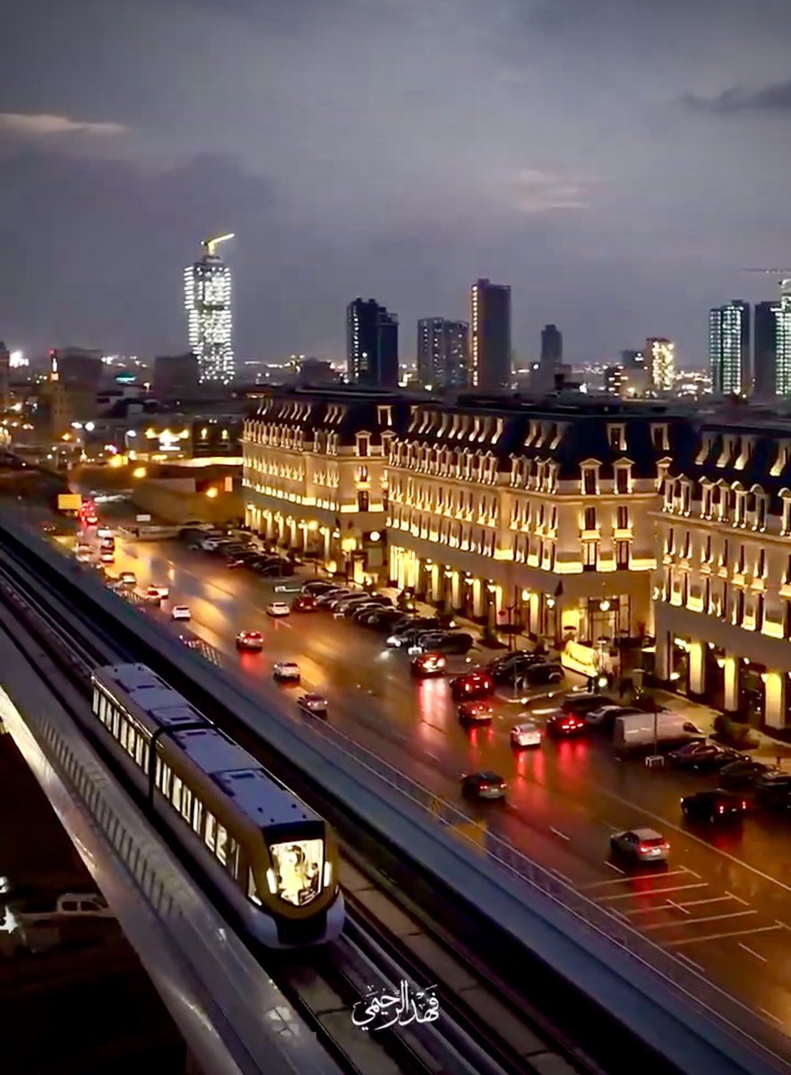 تبون أماكن وأطباق رايقه وقت المطر ☔️🌧️

هذي مجموعة أماكن بأطباق رايقة في المطر واذا عندكم مكان وطبق رايق غششوني 😎
