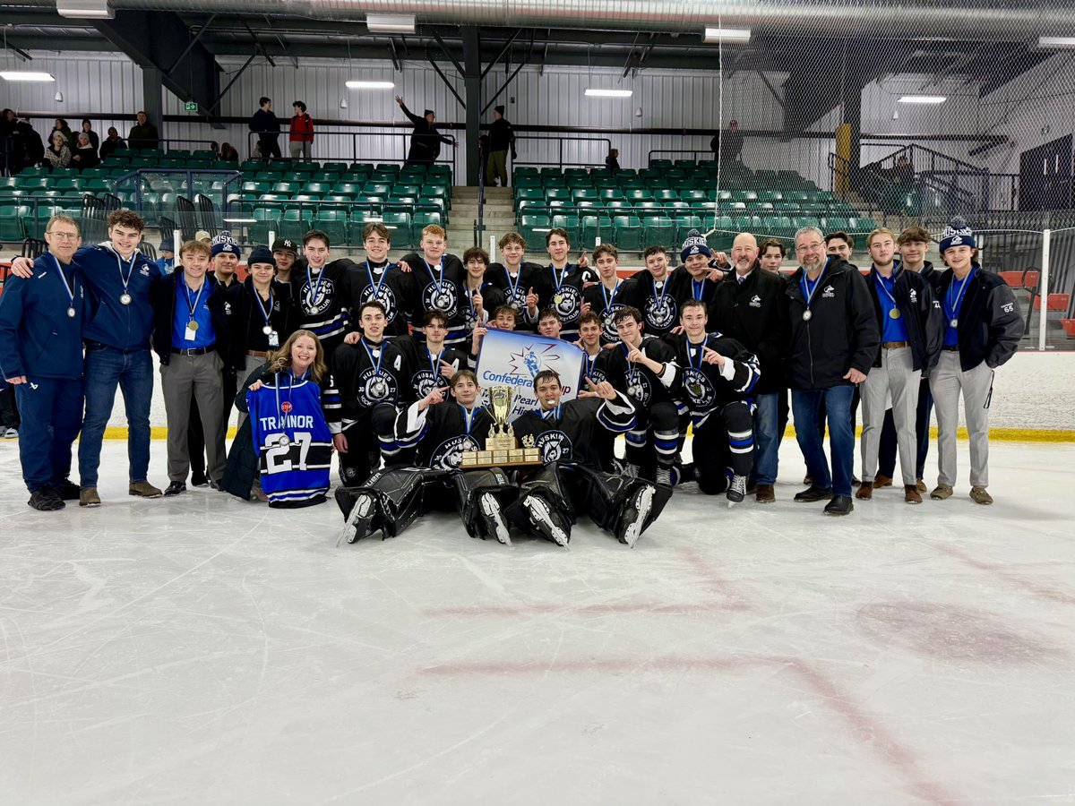 HUSKIES HOCKEY tweet media