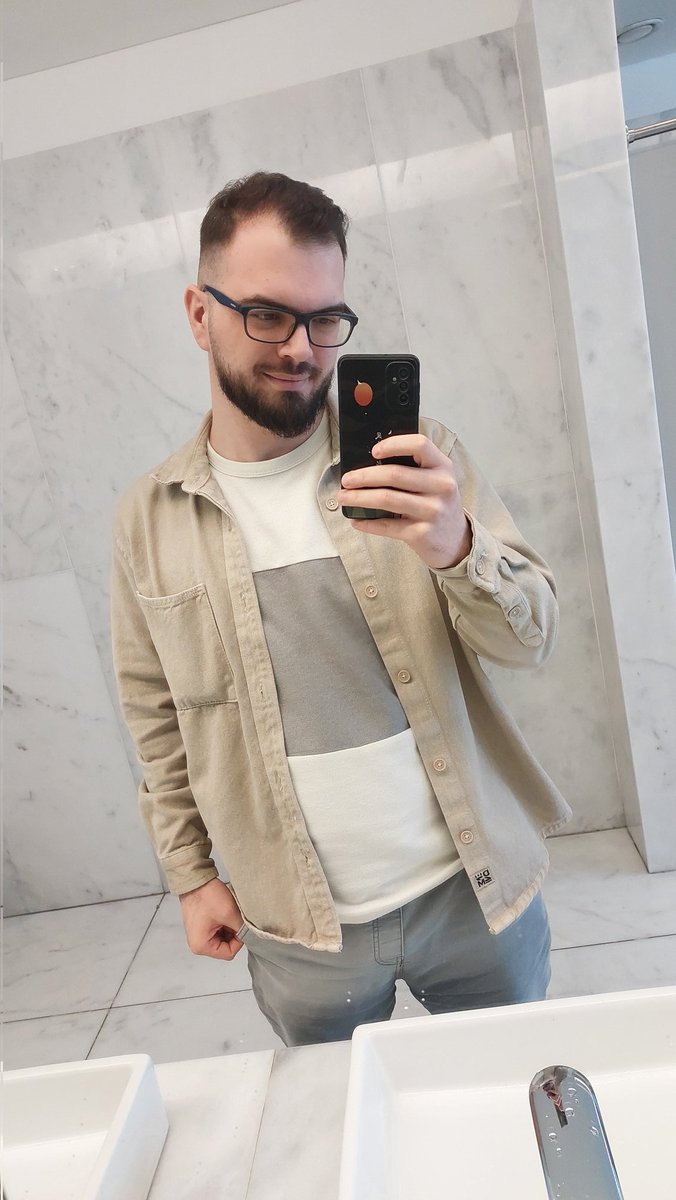 ⠀
⠀Good morning, everyone ~
⠀Have a quick #Munday post
⠀before my work steals me away

⠀Have a good week, everyone ♡
⠀