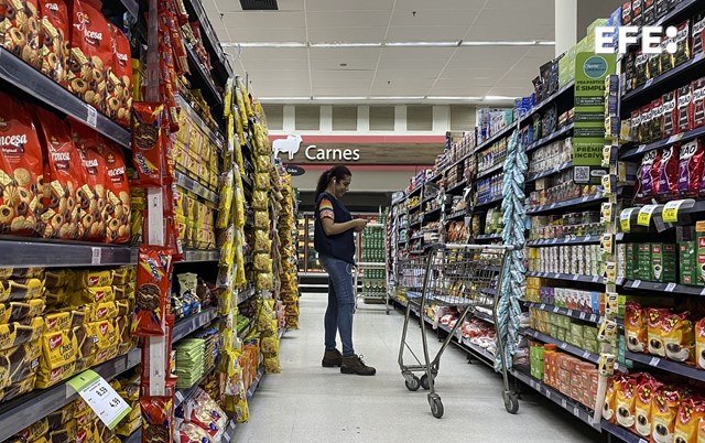 Con el dato positivo del último trimestre del 2024, que marcó un crecimiento del 4,4 %, el número total del año pasado supera las proyecciones presentadas por el Banco Central en diciembre, donde se estimaba un crecimiento del 3,5 %.

efe.com/economia/2025-…