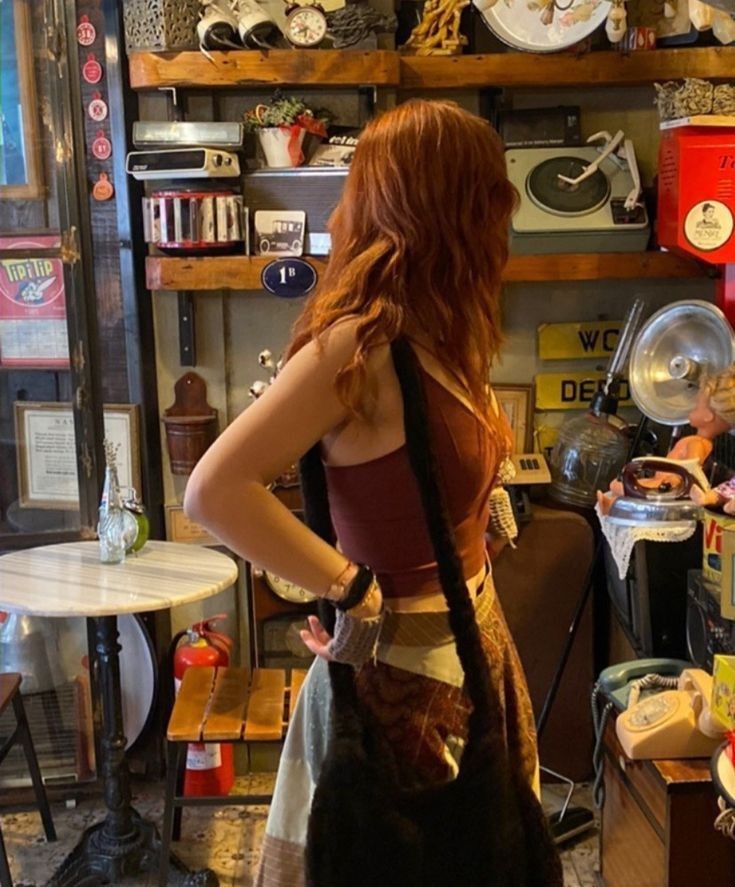 Sevimli bir antikacı içinde çok güzel şeyler var 🥹