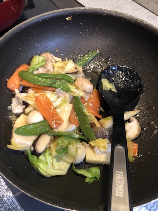 八宝菜を作ると大体十二宝菜くらいになって当然量が増えるので食べきれず残す羽目になる 