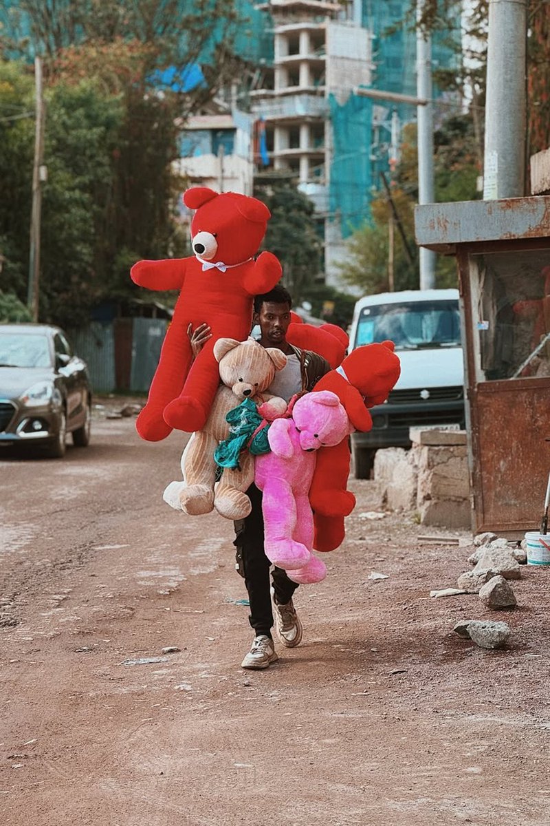 _SPCA's tweet image. Images taken 
IG: abonthestreet ( Ethopia). 
We want to see your street photography in all kinds of spectrums. Tag us on your photos #streetphotographyAFRICA and follow us on
@_SPCA