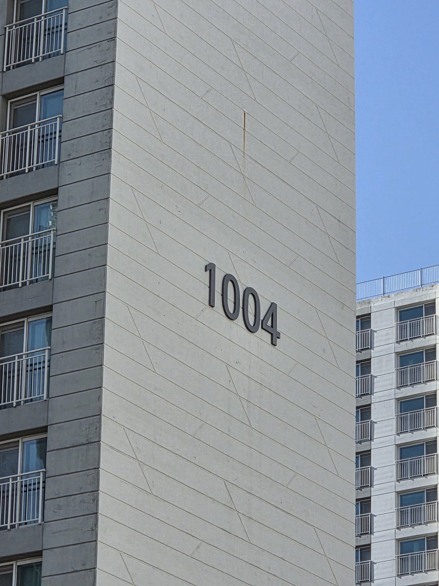 천사동은 천사만 사는 동네인가?