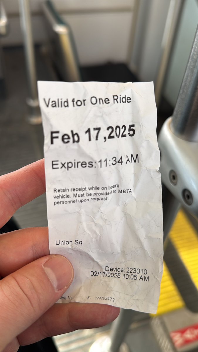 jrsoucy's tweet photo. @MBTA fyi, green line trains at Union sq are delayed 25min, it just arrived https://t.co/sGbCJAYda9