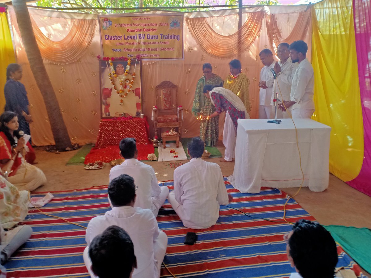 sathyasaiodisha's tweet photo. Loving Sairam..
With the blessings of Sri Sathya Sai Baba, Khordha District organized a Cluster-Level Balvikas Guru Training Program for Jatni, Khordha, and Raj Sunakhala at Belapada Bhajan Mandali, under Khordha Samithi. 
#gurutraining
#Balvikash 
#Khordha 
-Media Team https://t.co/N8BNA7u8AH