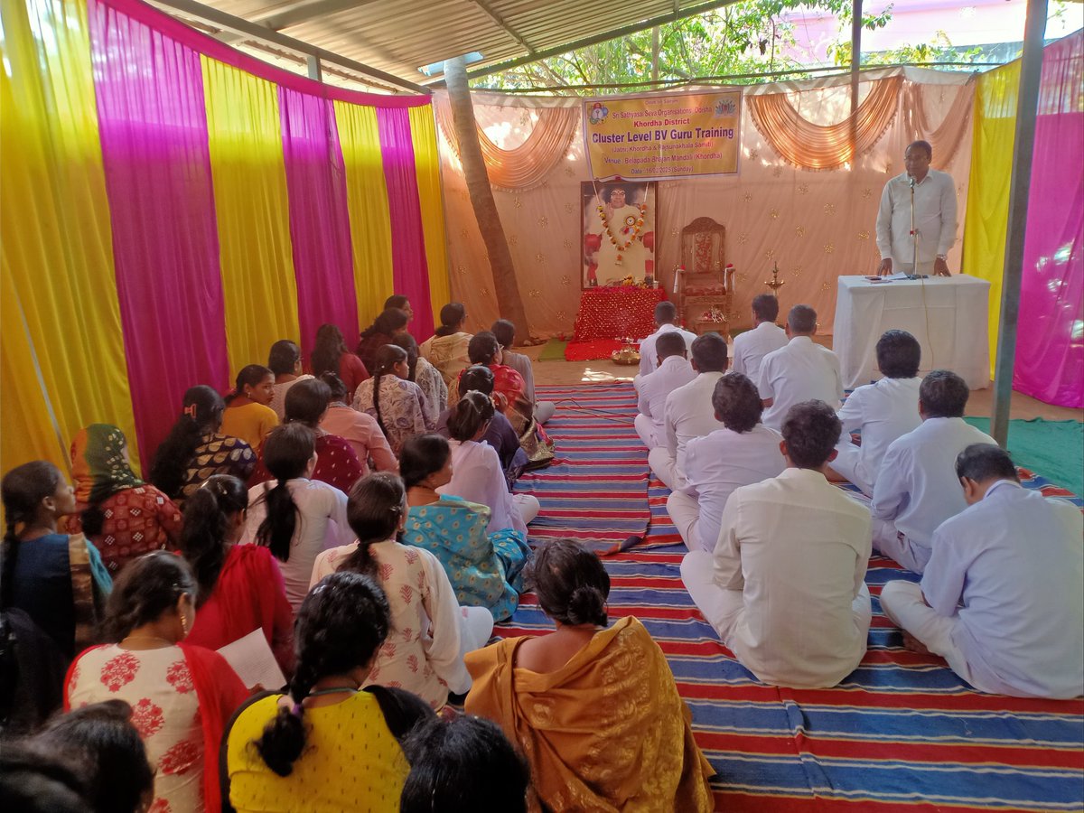 sathyasaiodisha's tweet photo. Loving Sairam..
With the blessings of Sri Sathya Sai Baba, Khordha District organized a Cluster-Level Balvikas Guru Training Program for Jatni, Khordha, and Raj Sunakhala at Belapada Bhajan Mandali, under Khordha Samithi. 
#gurutraining
#Balvikash 
#Khordha 
-Media Team https://t.co/N8BNA7u8AH