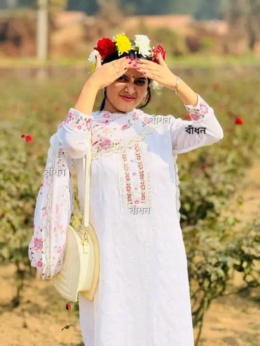 তুমিই আসবে বলে
ফুল কে সব বলেছি ফুটতে
আর বাতাস কে বলেছি বেশি 
করে না বয়তে তুমিই আসবে বলে
চাঁদ কে বলেছি আরো বেশি করেই
আলো দিতে💞

আমার সকল টুইটার বন্ধুদের কে
     🦋🦋সন্ধ্যার শুভেচ্ছা🦋🦋
🍃🍃🌱🌱🌱🍀🌱🌱🌱🍃🍃