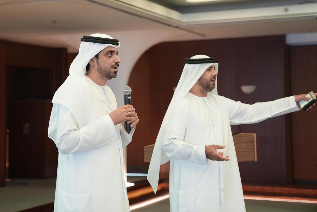DubaiPoliceHQ's tweet photo. #News | Dubai Police organises Awareness Lecture for 48 Lifeguards and Security Guards

Details:

https://t.co/bxDGtE5iQn

#TouristPolice
#StrategicPartners 
#AwarenessLecture https://t.co/UqmeGU4rke