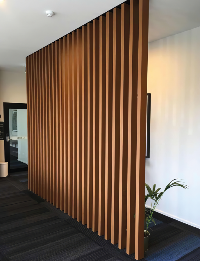 DOMObyINDALSU's tweet photo. El divisor suelo-techo #DomoDecor es la solución ideal para delimitar espacios sin renunciar a la amplitud y la luz natural. Un separador decorativo y funcional que aporta calidez y confort, integrando distintos ambientes con armonía.

🔗Más info: https://t.co/AWJnyMb9Ys

#DOMO https://t.co/QAIhmqhh89