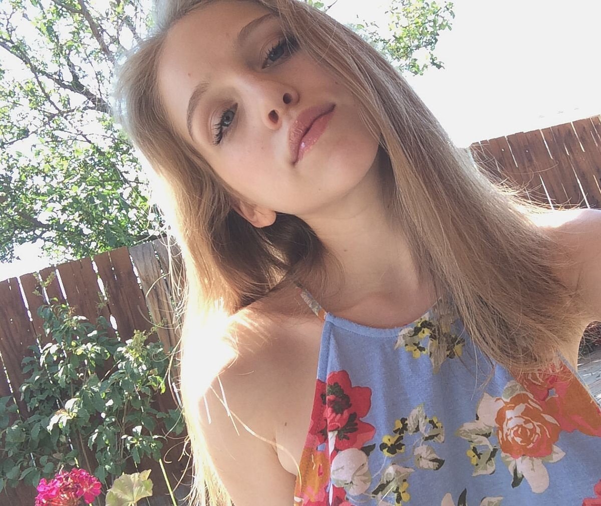 Plan cul tinyurl.com/t9dh9bs9 pour me baiser comme une chienne dans mon jardin ou dans mon lit