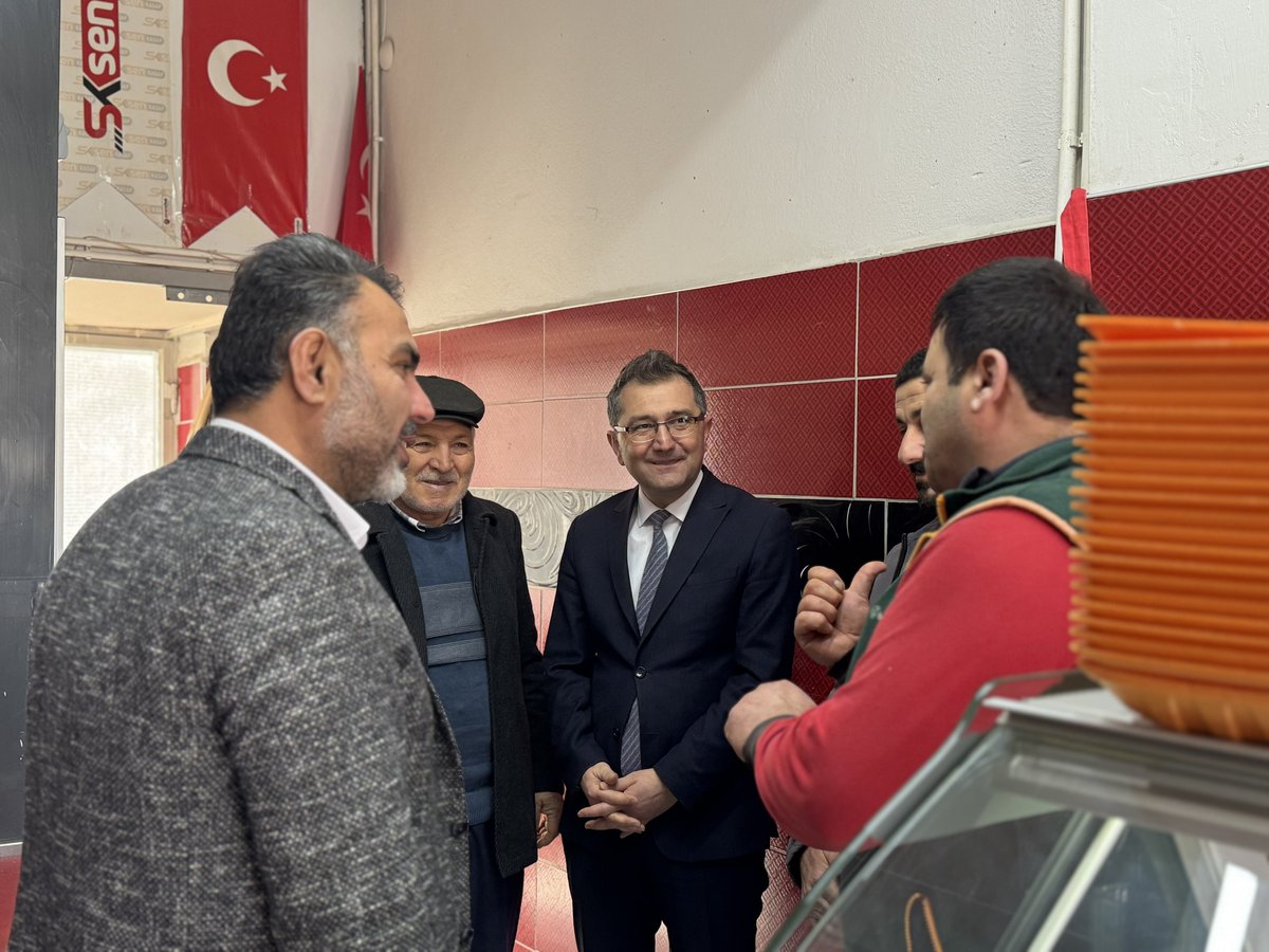ibrahimOnal84's tweet photo. İlçe Başkanımız Ahmet Ersoy ile birlikte ilçemizdeki esnaflarımızı ziyaret ederek hayırlı işler diledik. Hemşehrilerimizin samimi sohbeti ve misafirperverliği için teşekkür ederiz. 

Birlikte daha güçlü bir Karapınar için çalışmaya devam edeceğiz!

@AhmetErsoy75 
@Ak_Karapinar https://t.co/jP087LrrjB
